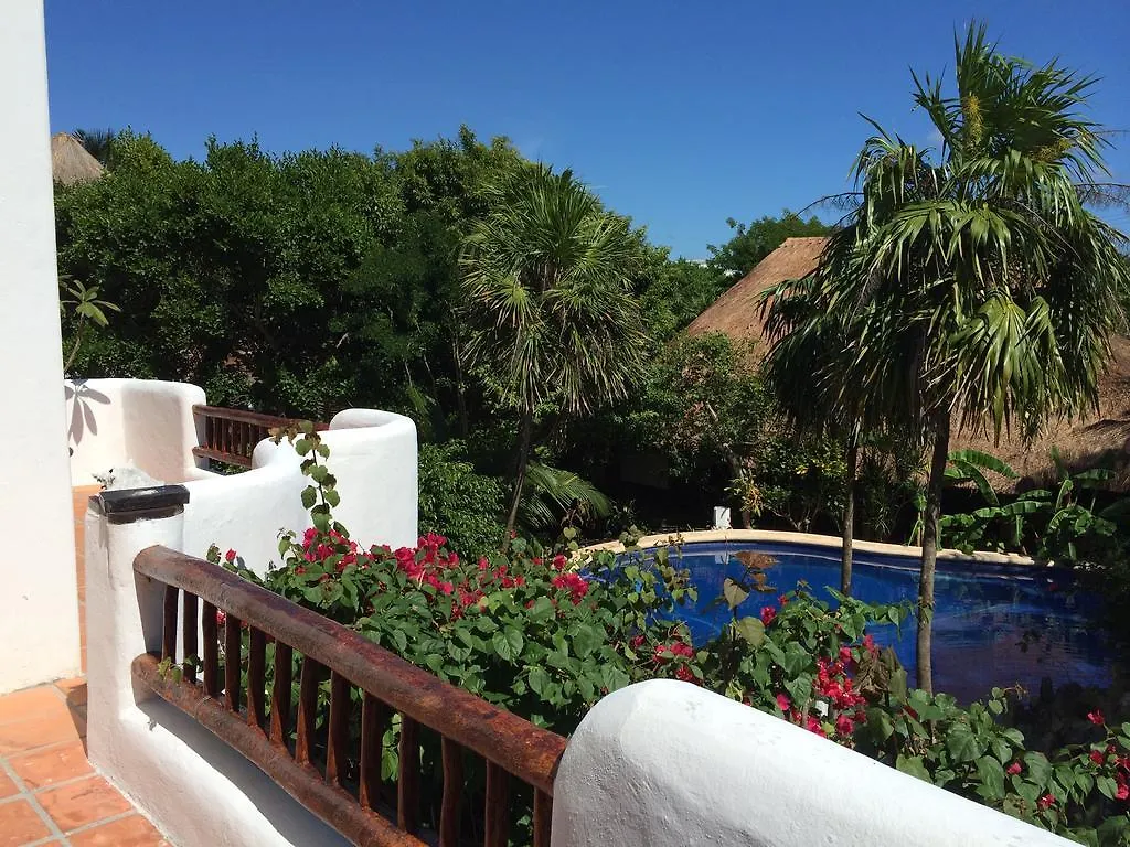 أكومال Hotel Que Onda