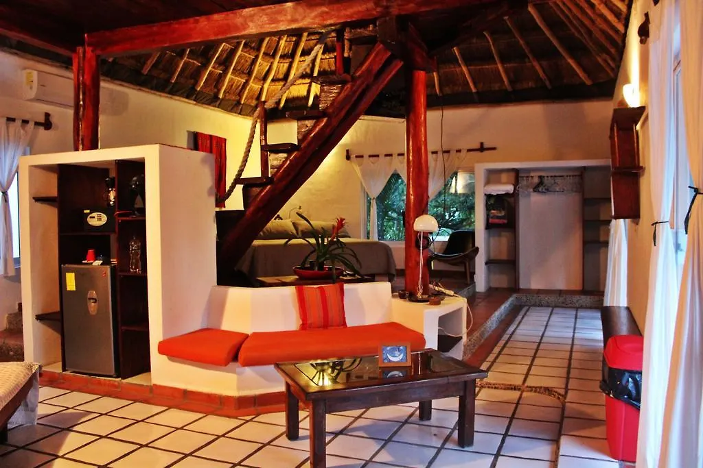 أكومال Hotel Que Onda