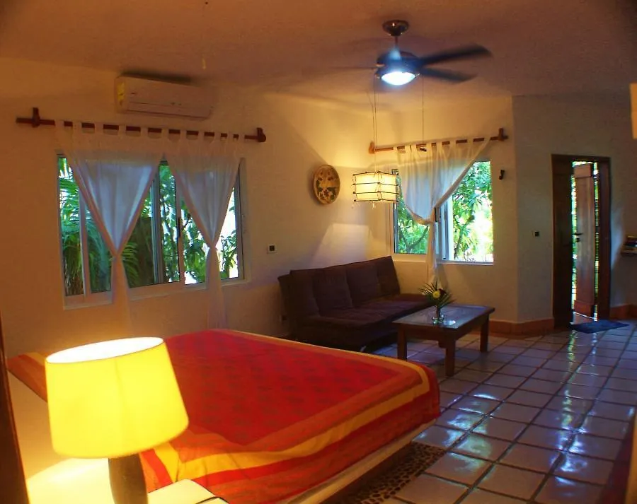 ***  أكومال Hotel Que Onda المكسيك
